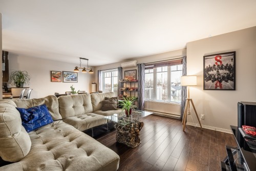 Salon - 244 Rue Du Cardinal, Saint-Amable, QC - Indoor Photo Showing Living Room