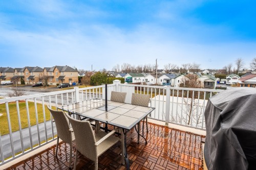 Terrasse - 244 Rue Du Cardinal, Saint-Amable, QC - Outdoor
