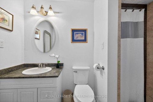 621 Tomahawk Crescent, Hamilton, ON - Indoor Photo Showing Bathroom