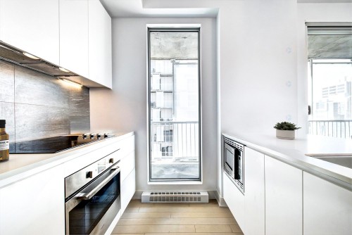 Cuisine - 1602-2300 Rue Tupper, Montréal (Ville-Marie), QC - Indoor Photo Showing Kitchen With Upgraded Kitchen