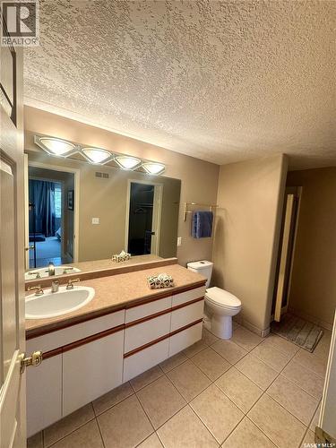 17 Eagle View Way, Elk Ridge, SK - Indoor Photo Showing Bathroom