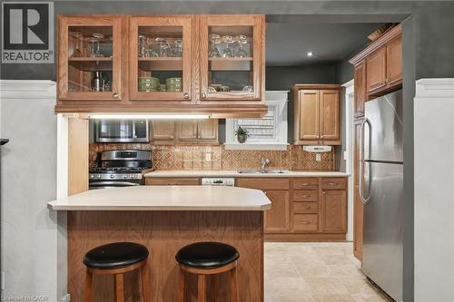 186 Dromore Crescent, Hamilton, ON - Indoor Photo Showing Kitchen
