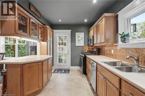 186 Dromore Crescent, Hamilton, ON - Indoor Photo Showing Kitchen With Double Sink