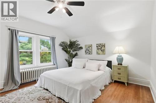 186 Dromore Crescent, Hamilton, ON - Indoor Photo Showing Bedroom