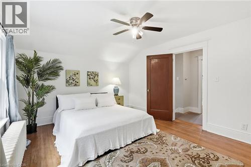 186 Dromore Crescent, Hamilton, ON - Indoor Photo Showing Bedroom