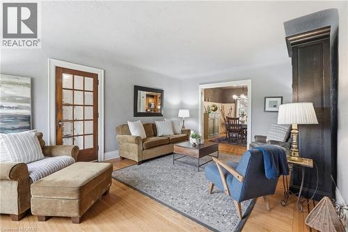 186 Dromore Crescent, Hamilton, ON - Indoor Photo Showing Living Room