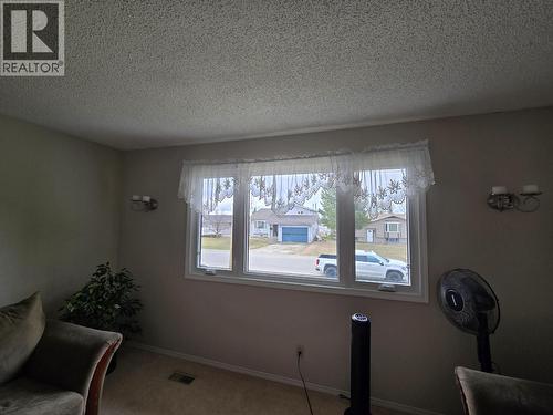 11 Baker Road, Mackenzie, BC - Indoor