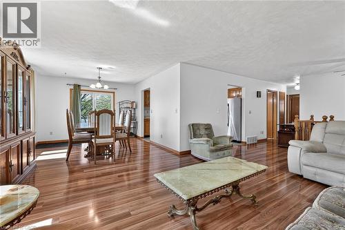 4617 Highway 3, Simcoe, ON - Indoor Photo Showing Living Room