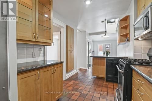 113 Fourth Avenue, Ottawa, ON - Indoor Photo Showing Kitchen