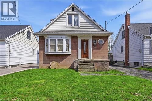 145 AUBURN Avenue  Hamilton, ON L8K 3B3