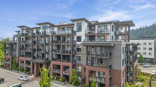 202 45511 CAMPUS DRIVE|Garrison Crossing  Chilliwack, BC V2R 6K8