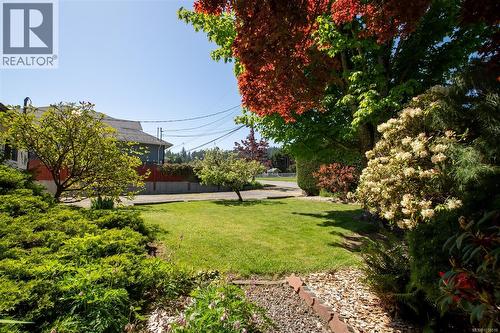 8071 Queen St, Crofton, BC - Outdoor