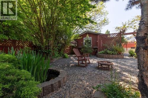 8071 Queen St, Crofton, BC - Outdoor