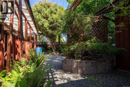 8071 Queen St, Crofton, BC - Outdoor
