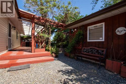 8071 Queen St, Crofton, BC - Outdoor