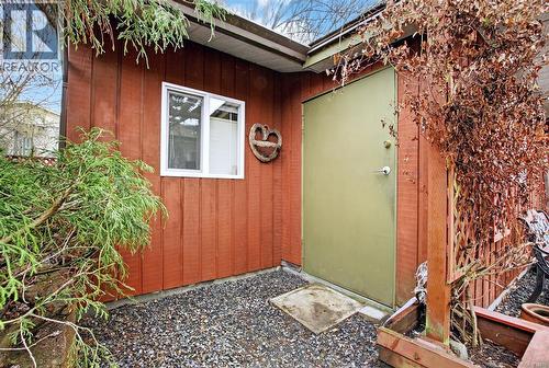 8071 Queen St, Crofton, BC - Outdoor