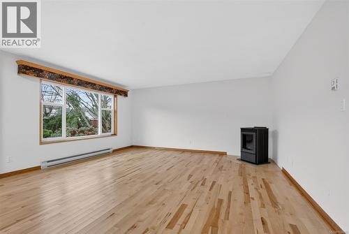 8071 Queen St, Crofton, BC - Indoor