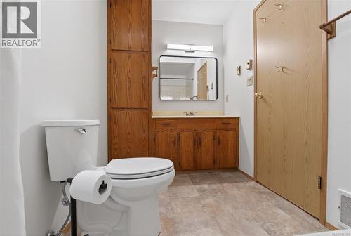 8071 Queen St, Crofton, BC - Indoor Photo Showing Bathroom
