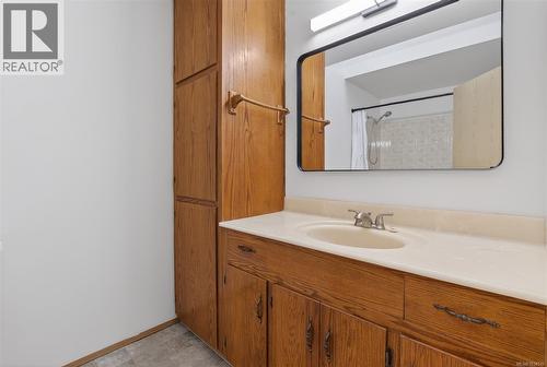 8071 Queen St, Crofton, BC - Indoor Photo Showing Bathroom