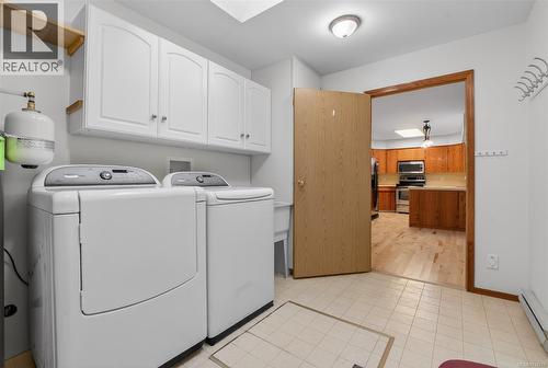 8071 Queen St, Crofton, BC - Indoor Photo Showing Laundry Room