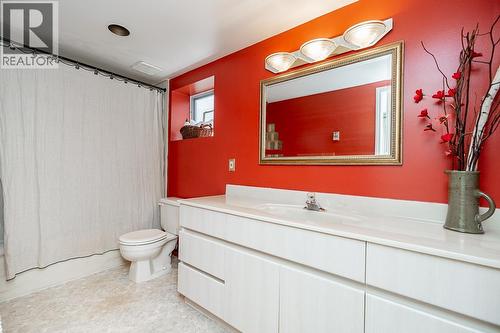 111 E 61St Avenue, Vancouver, BC - Indoor Photo Showing Bathroom