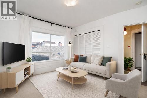 111 E 61St Avenue, Vancouver, BC - Indoor Photo Showing Living Room