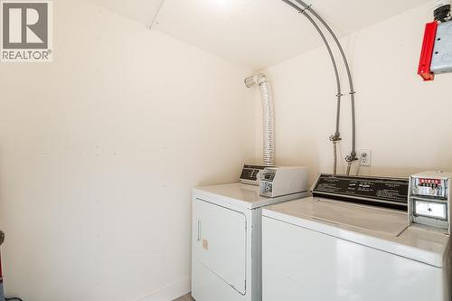 111 E 61St Avenue, Vancouver, BC - Indoor Photo Showing Laundry Room