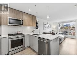 511 108 E 8TH STREET  North Vancouver, BC V7L 0H1