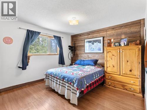 10 Williams Road, Whitehorse, YT - Indoor Photo Showing Bedroom