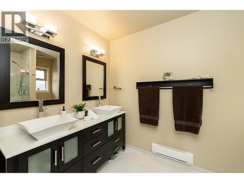 408 Riverview Crescent, Coquitlam, BC - Indoor Photo Showing Bathroom