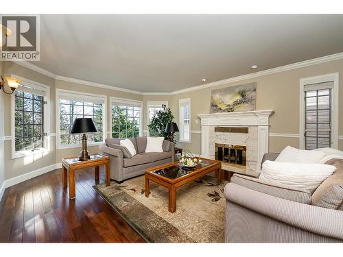 408 Riverview Crescent, Coquitlam, BC - Indoor Photo Showing Living Room With Fireplace
