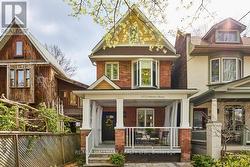 255 ASHDALE AVENUE Toronto, ON M4L 2Y8