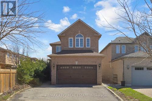 29 WOODHAVEN CRESCENT  Richmond Hill, ON L4E 3T1