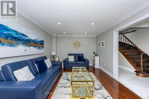 5457 Heritage Hills Boulevard, Mississauga, ON - Indoor Photo Showing Living Room