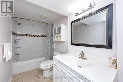 5457 Heritage Hills Boulevard, Mississauga, ON - Indoor Photo Showing Bathroom