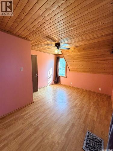 573 Centre Street, Shaunavon, SK - Indoor Photo Showing Other Room