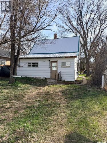 573 Centre Street, Shaunavon, SK - Outdoor