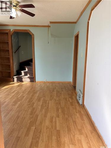 573 Centre Street, Shaunavon, SK - Indoor Photo Showing Other Room
