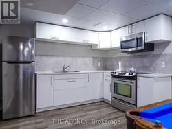 B (LOWER) - 495 BRISTOL ROAD Newmarket, ON L3Y 6T4