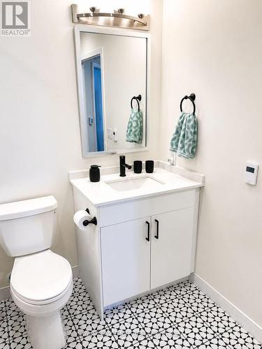 4pc Bath - 604 - 118 West Street, Port Colborne (Sugarloaf), ON - Indoor Photo Showing Bathroom