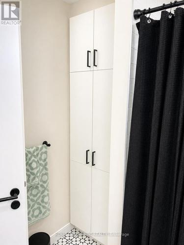 Extra cupboard space in bathroom. - 604 - 118 West Street, Port Colborne (Sugarloaf), ON - Indoor