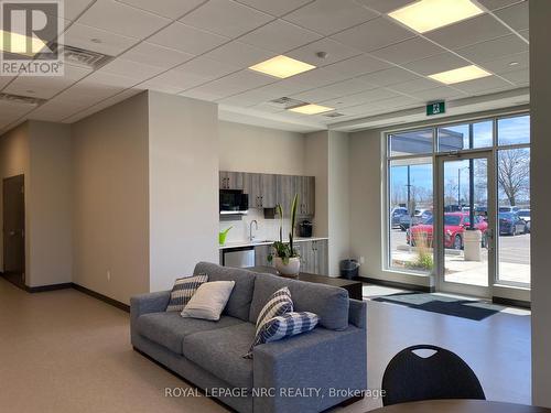 Party/community shared room. - 604 - 118 West Street, Port Colborne (Sugarloaf), ON - Indoor