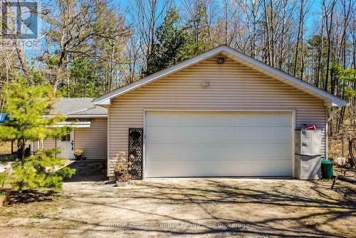 Two-Car Garage - 203 Park Road, Tiny, ON - Outdoor