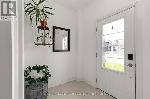 29 Alaskan Heights, Barrie, ON - Indoor Photo Showing Other Room