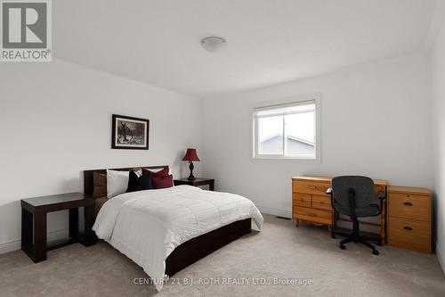 29 Alaskan Heights, Barrie, ON - Indoor Photo Showing Bedroom