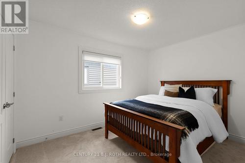 29 Alaskan Heights, Barrie, ON - Indoor Photo Showing Bedroom