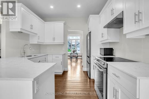 30 Bellehumeur Road, Tiny, ON - Indoor Photo Showing Kitchen With Upgraded Kitchen