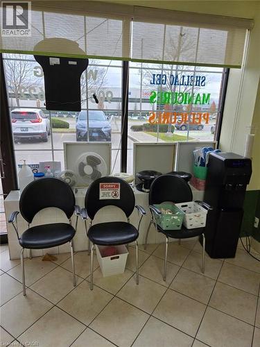 Image quality insufficient for description - 9688 Leslie Street Unit# 16, Richmond Hill, ON 