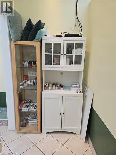 Image quality insufficient for description - 9688 Leslie Street Unit# 16, Richmond Hill, ON 