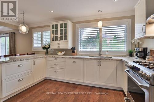 1115 Talka Court, Mississauga, ON - Indoor Photo Showing Kitchen